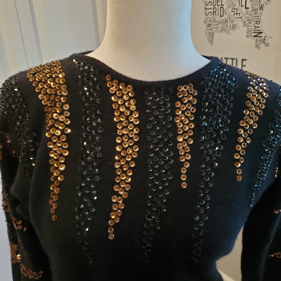 Gorgeous VINTAGE 80S Black Sequined Sweater Size 6 Gold Silver Sequins - Picture 3 of 6